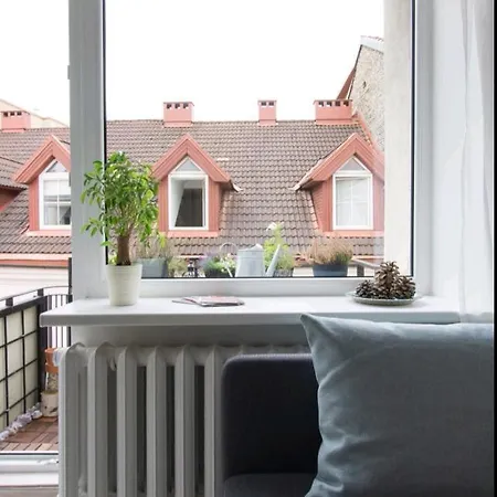 New Shiny Studio In A Quiet Area Of Old Town *