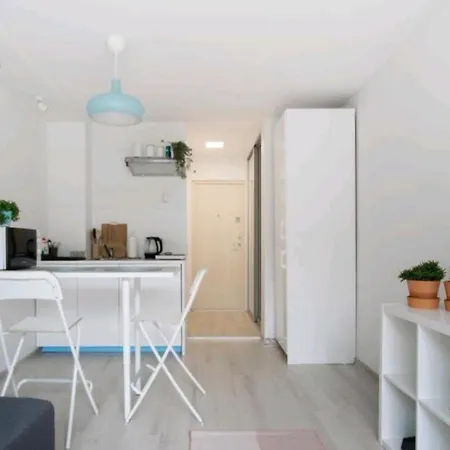 Apartman New Shiny Studio In A Quiet Area Of Old Town *